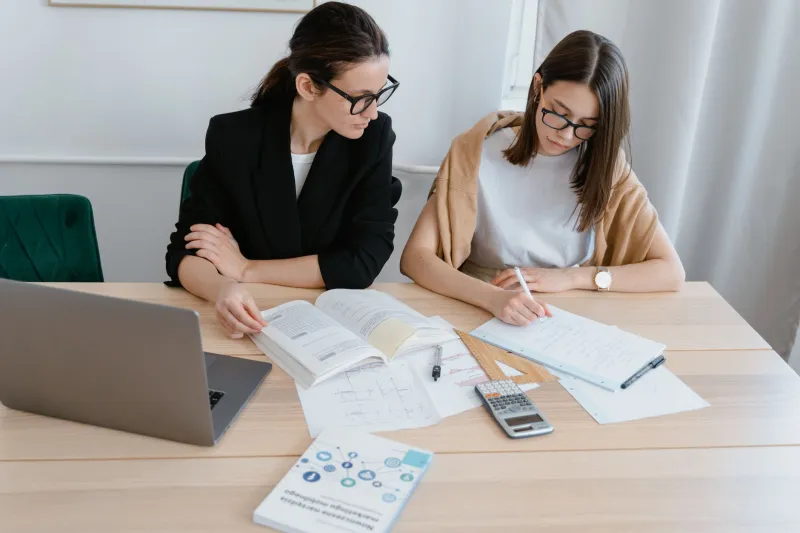 Asking for Help Made Me a Better Independent Thinker — Here's the Research That Explains Why